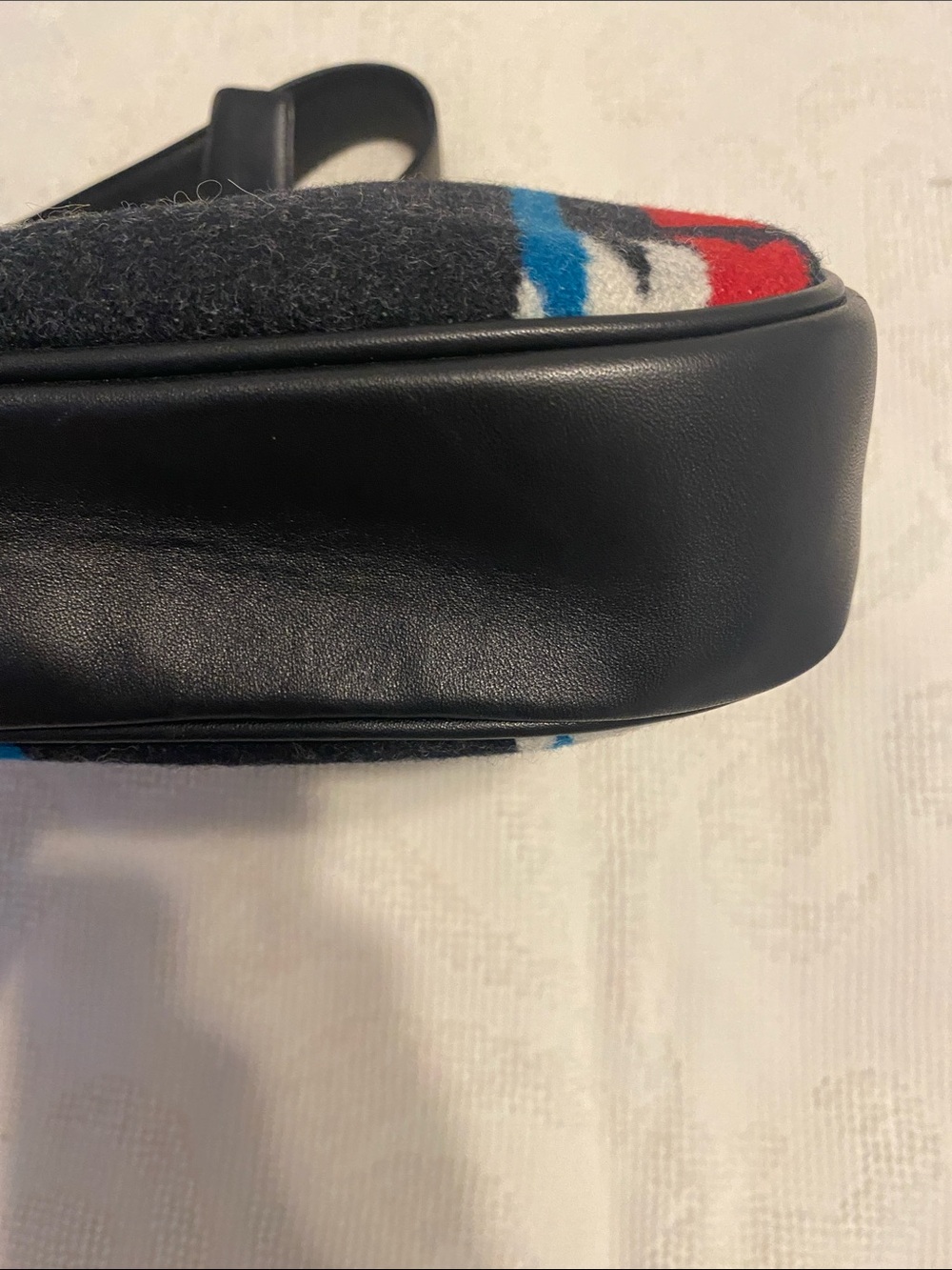Pendleton Aztec Shoulder Bag in Black, Red & Blue, new no tags - Picture 8 of 11
